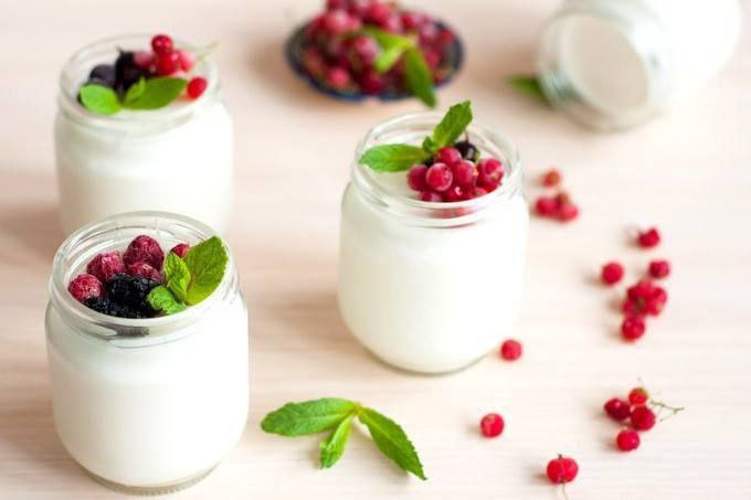 Jogurt naturalny: jakie są jego zalety?